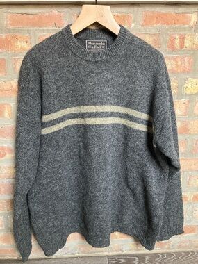 Abercrombie & Fitch 100% Shetland wool sweater is a vintage Y2K-era
